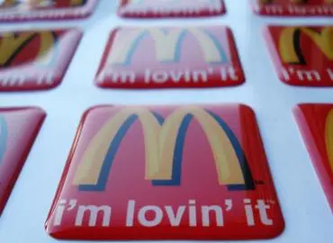 Обемни стикери — McDonald's рекламни лога